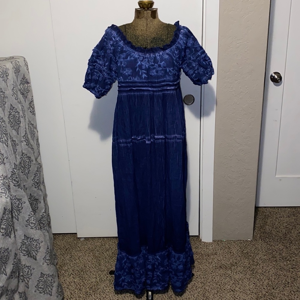 AREA ⭐️ STARS MAXI DRESS SMALL